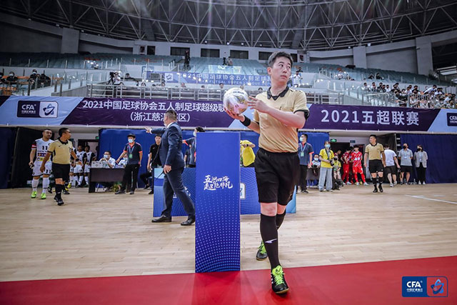 东契奇47+12独行侠终结火箭11连胜 公牛克狼队